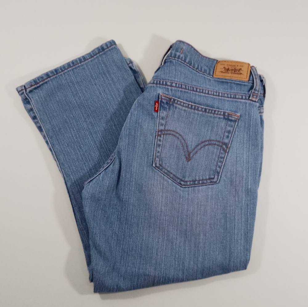 Levi's 515 Capri (a little distressed)